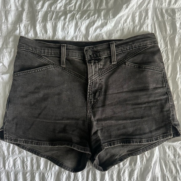 Levi’s High Rise Yoke Denim Shorts Size 29 - Picture 2 of 3